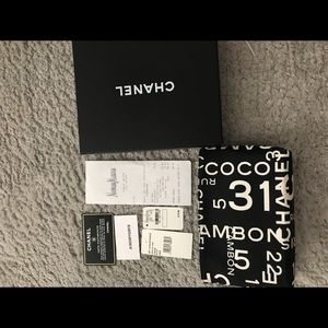 Autenthic New Chanel Rue Cambon Coco cosmetic bag